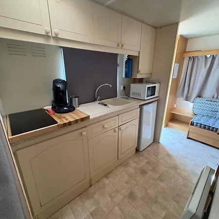 Bed & Breakfast La Cheminee - Et Mobile Homes Avec Bar-restaurant 3*
